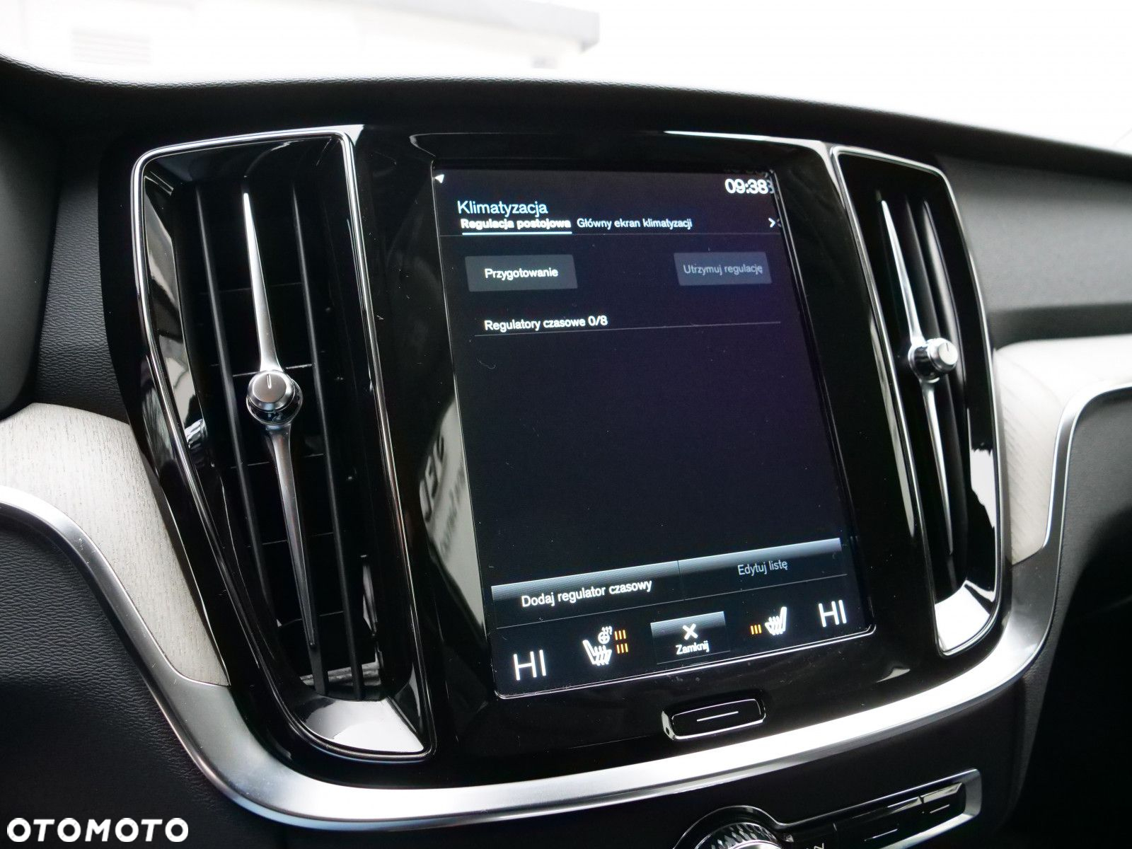 Volvo V60 Cross Country - 25