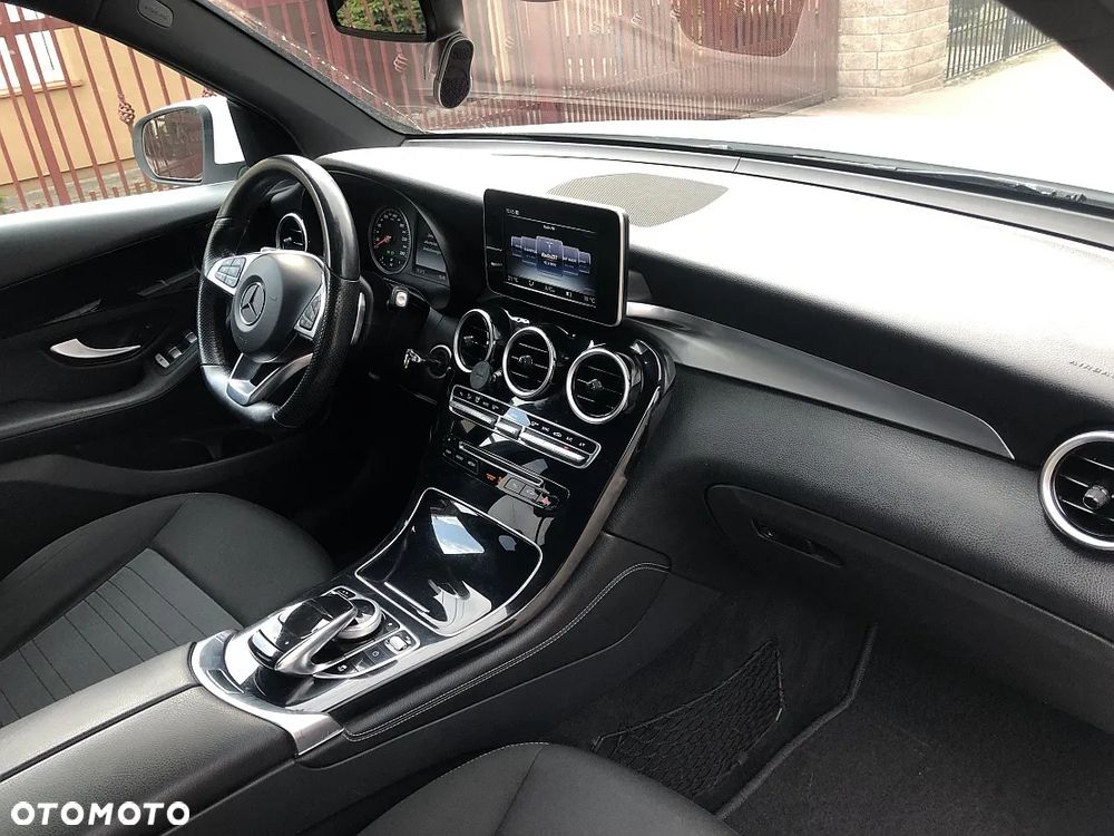 Mercedes-Benz GLC 220 d 4-Matic - 29