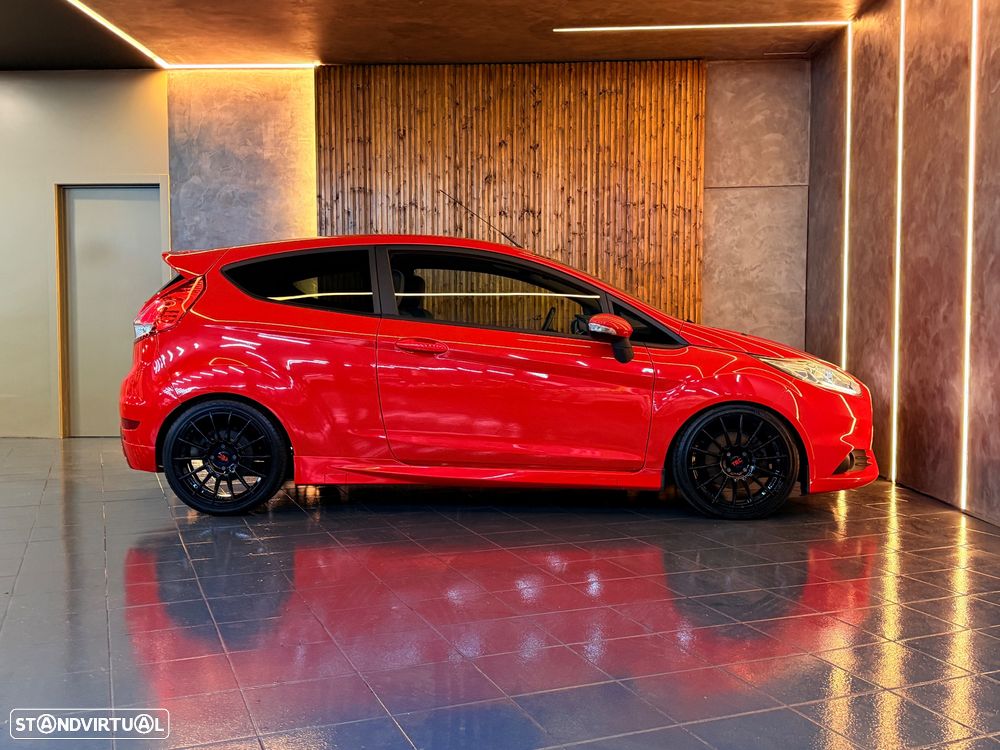 Ford Fiesta 1.6 EcoBoost c/ Pack Pele Desportiva ST - 5
