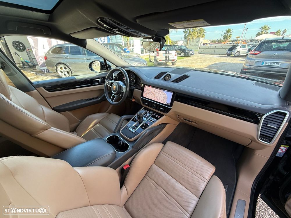 Porsche Cayenne Coupé E-Hybrid Platinum Edition - 45