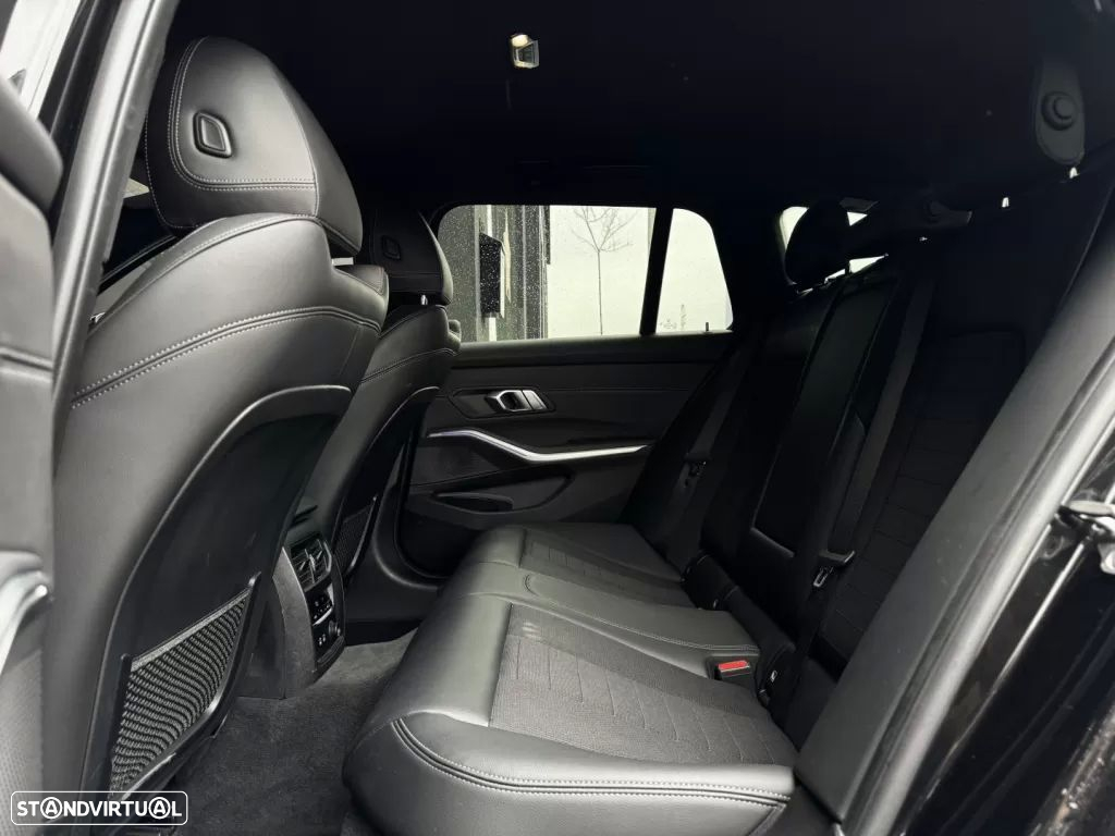BMW 318 d Touring Line Sport Auto - 25