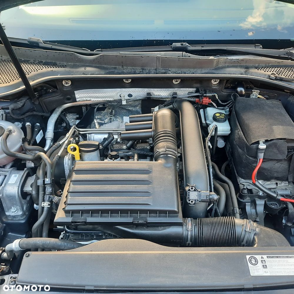 Volkswagen Golf - 34