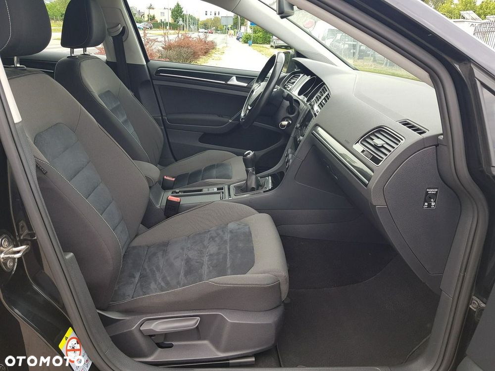 Volkswagen Golf 1.4 TSI BMT Comfortline - 17