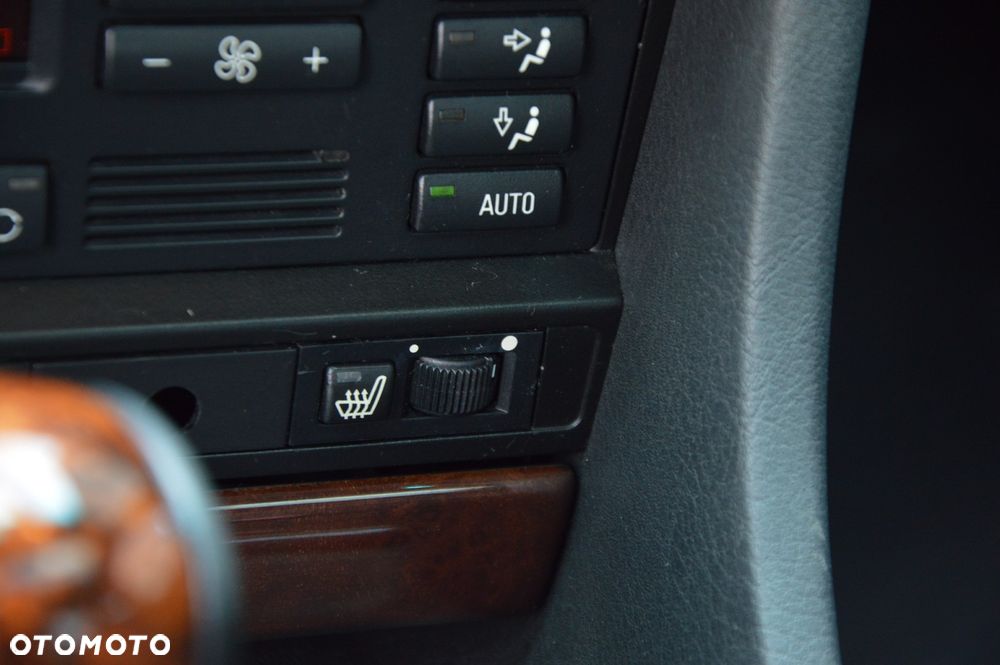 BMW Seria 7 740i - 31