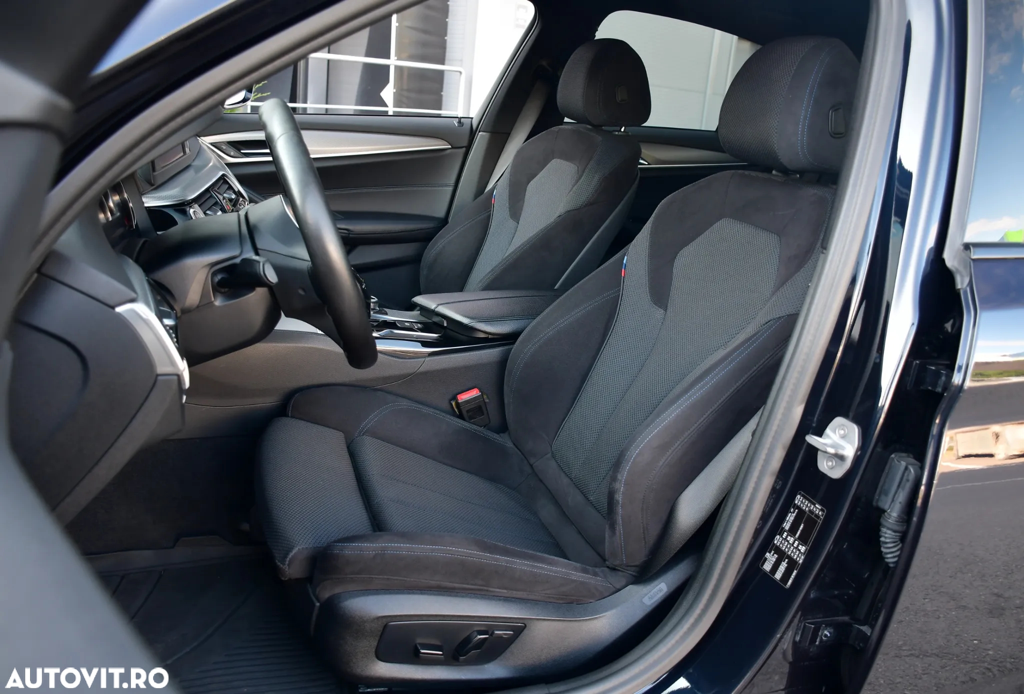 BMW Seria 5 520d Aut. M Sport Edition - 6