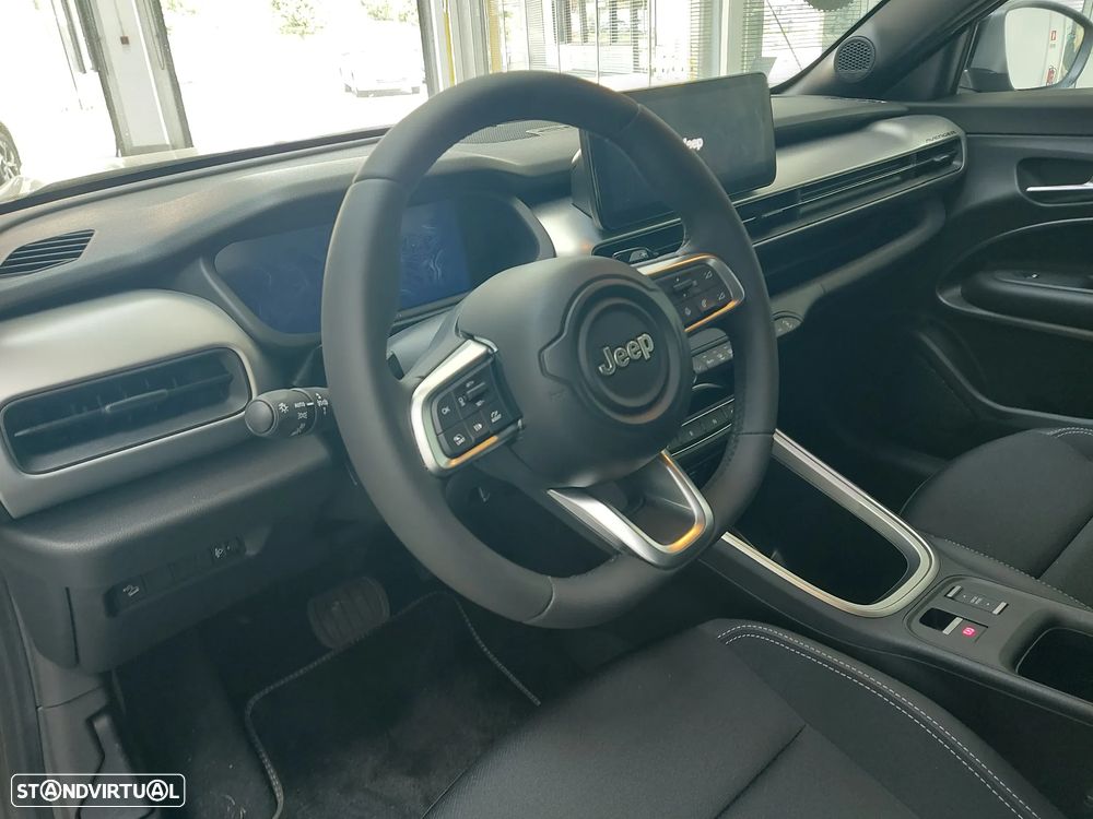 Jeep Avenger 1.2 e-Hybrid Altitude DCT - 13