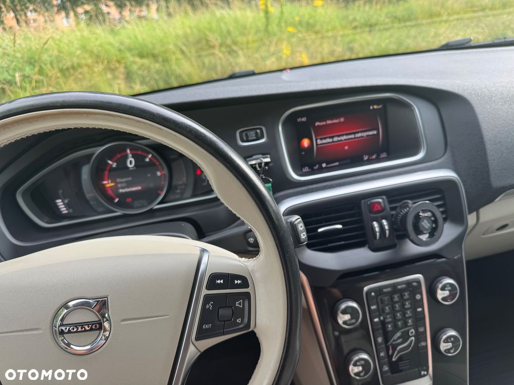 Volvo V40 D2 Drive-E R-Design Momentum - 38