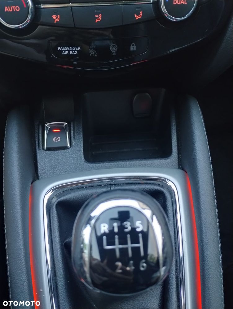 Nissan Qashqai 1.6 DCi Tekna+ - 9