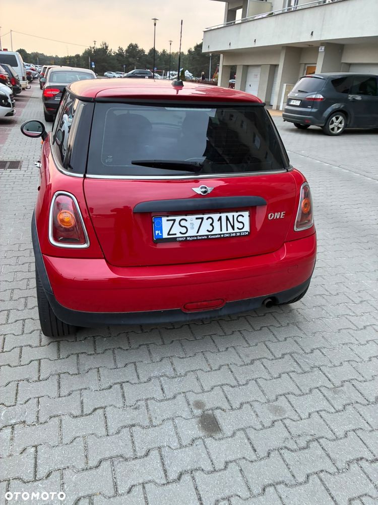 Mini One 2009 photo 2