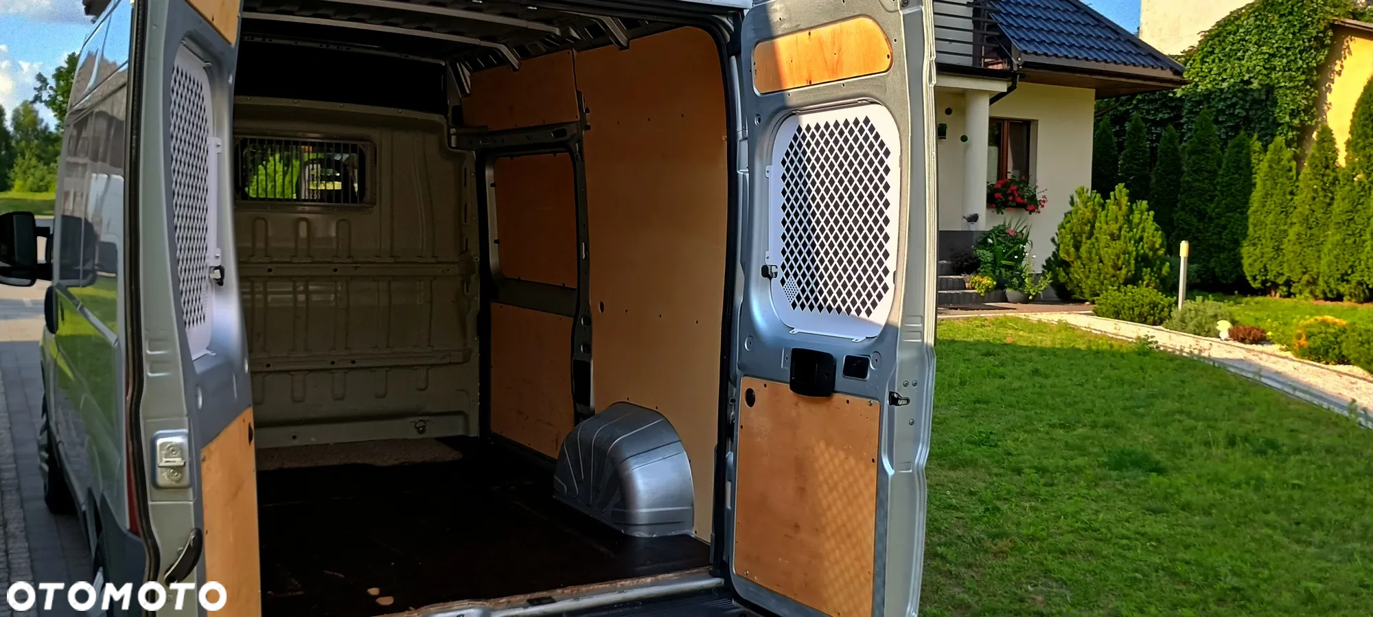 Nissan NV400 - 12