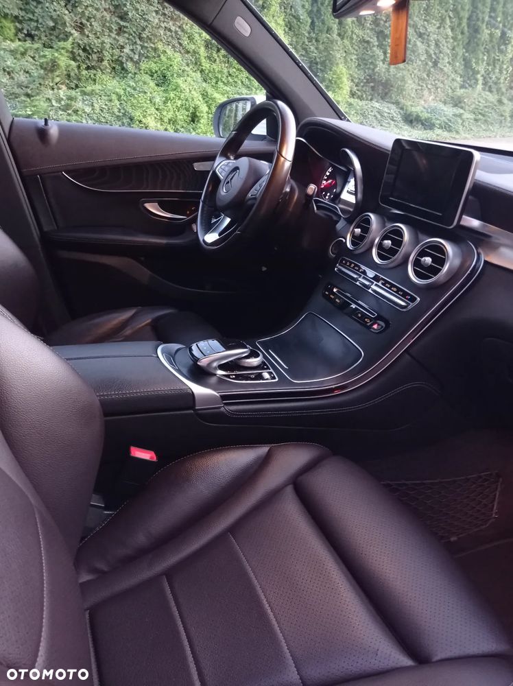 Mercedes-Benz GLC - 12