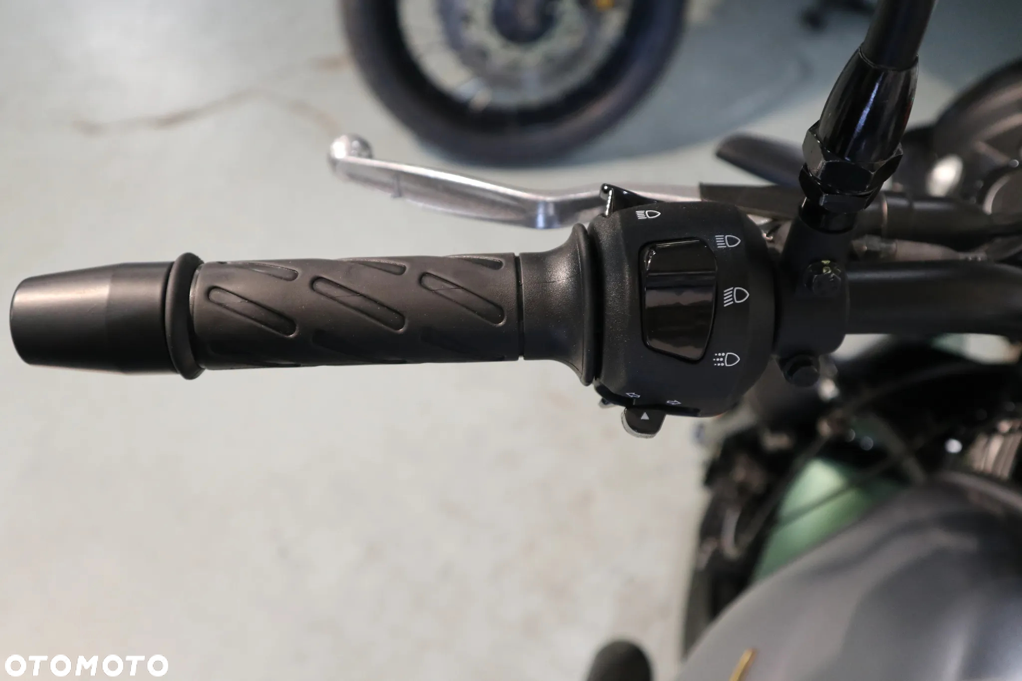 Moto Guzzi V7 - 8