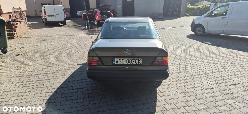 Mercedes-Benz W124 (1984-1993) - 14