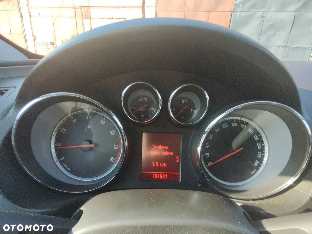 Opel Insignia 1.8 - 2