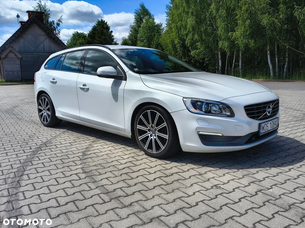 Volvo V60 D4 Geartronic Momentum - 1