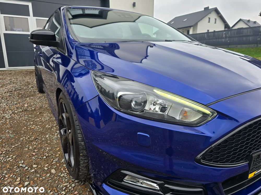 Ford Focus 2.0 EcoBoost ST mit Leder-Sport-Paket - 12