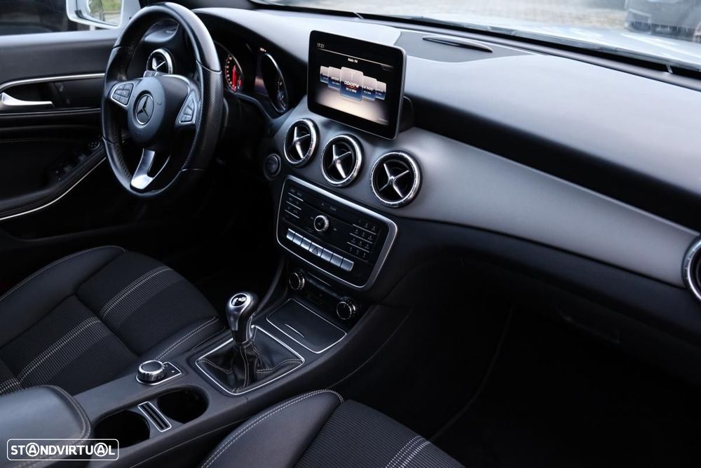 Mercedes-Benz CLA 180 d Shooting Brake Urban - 16