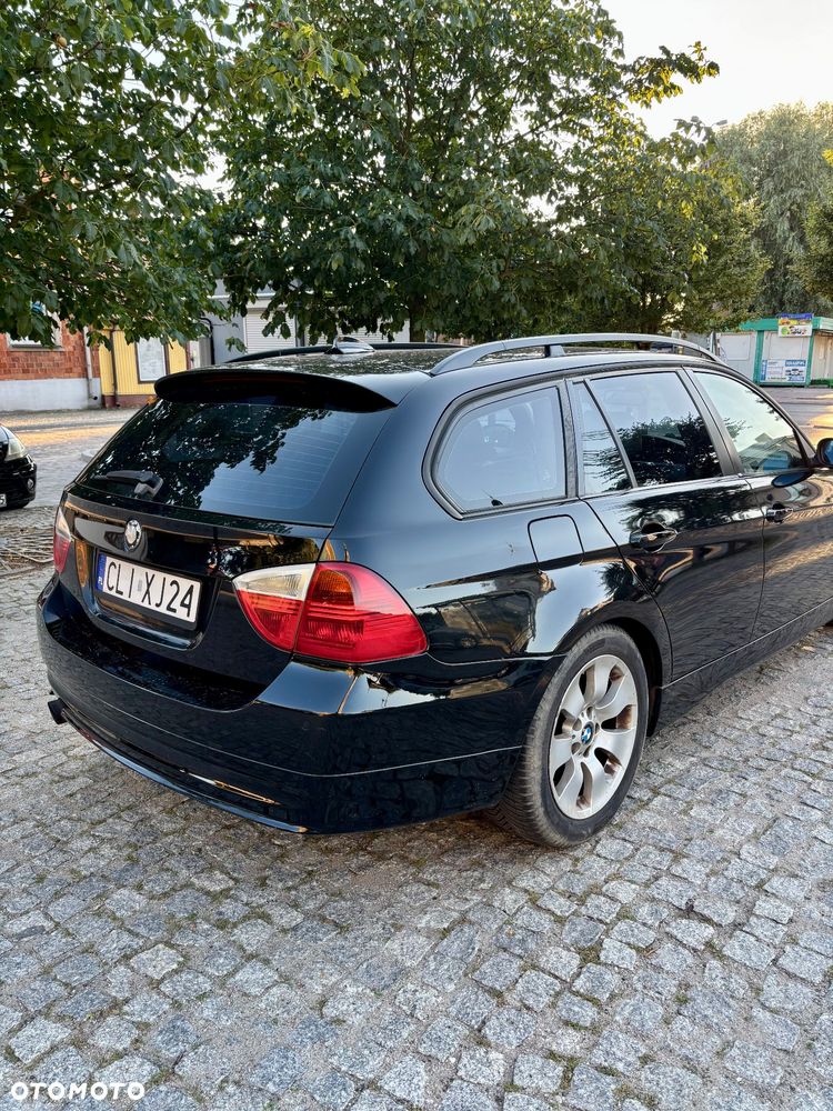 BMW Seria 3 318d - 4