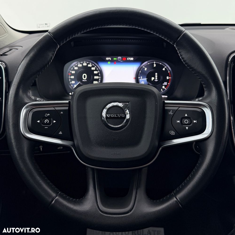 Volvo XC 40 D3 Geartronic Momentum Pro - 34