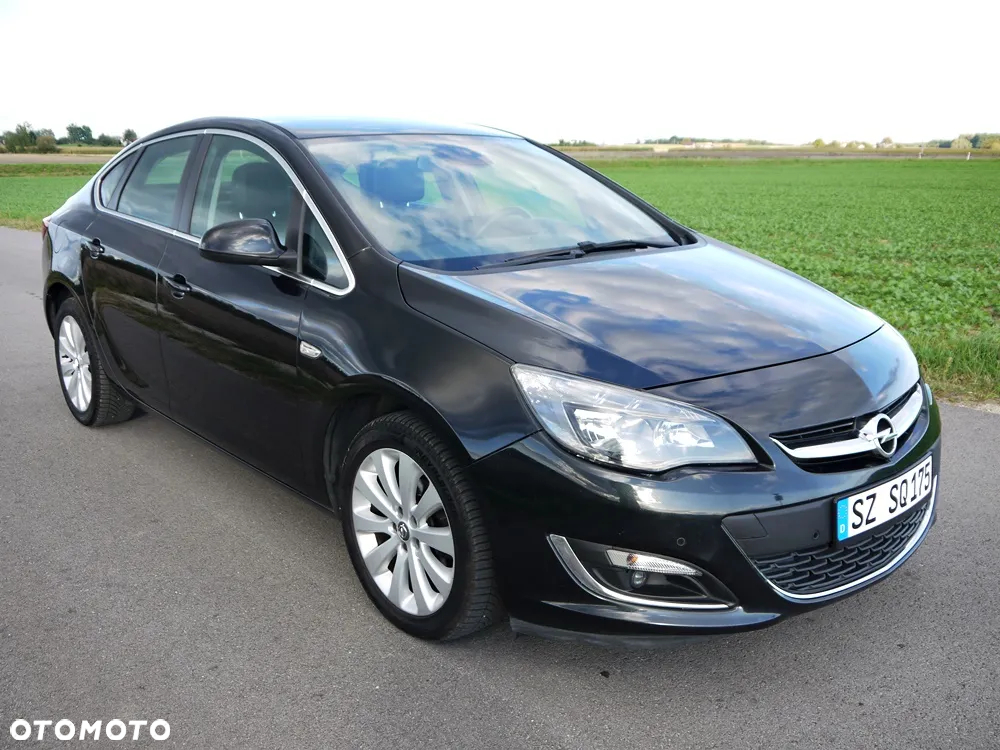 Opel Astra IV 1.4 T Executive - 2