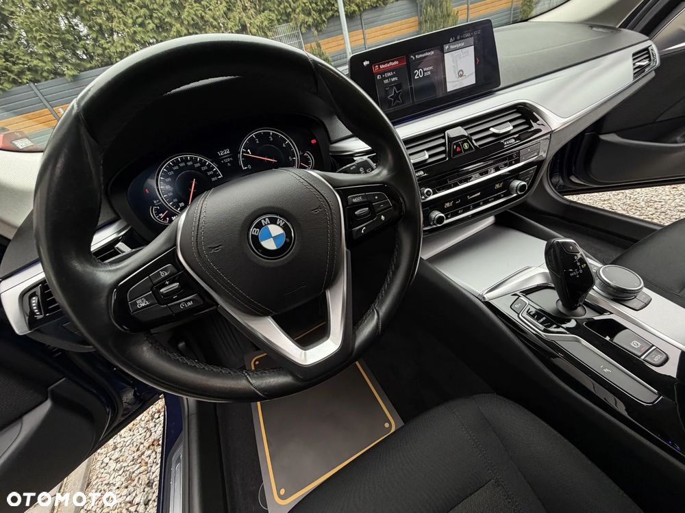 BMW Seria 5 520d - 33