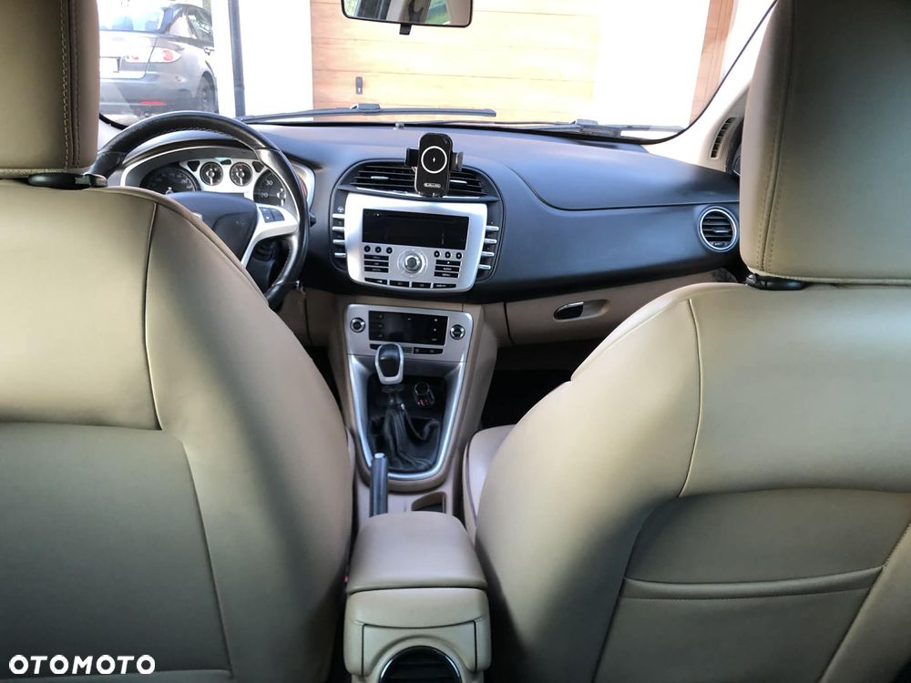 Lancia Delta 1.9 Multijet Twinturbo Executive - 9