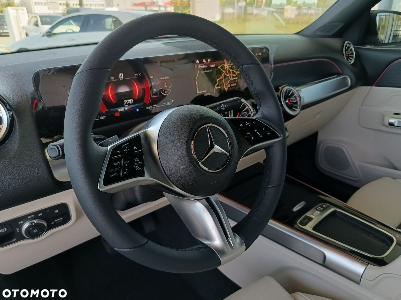 Mercedes-Benz GLB - 16
