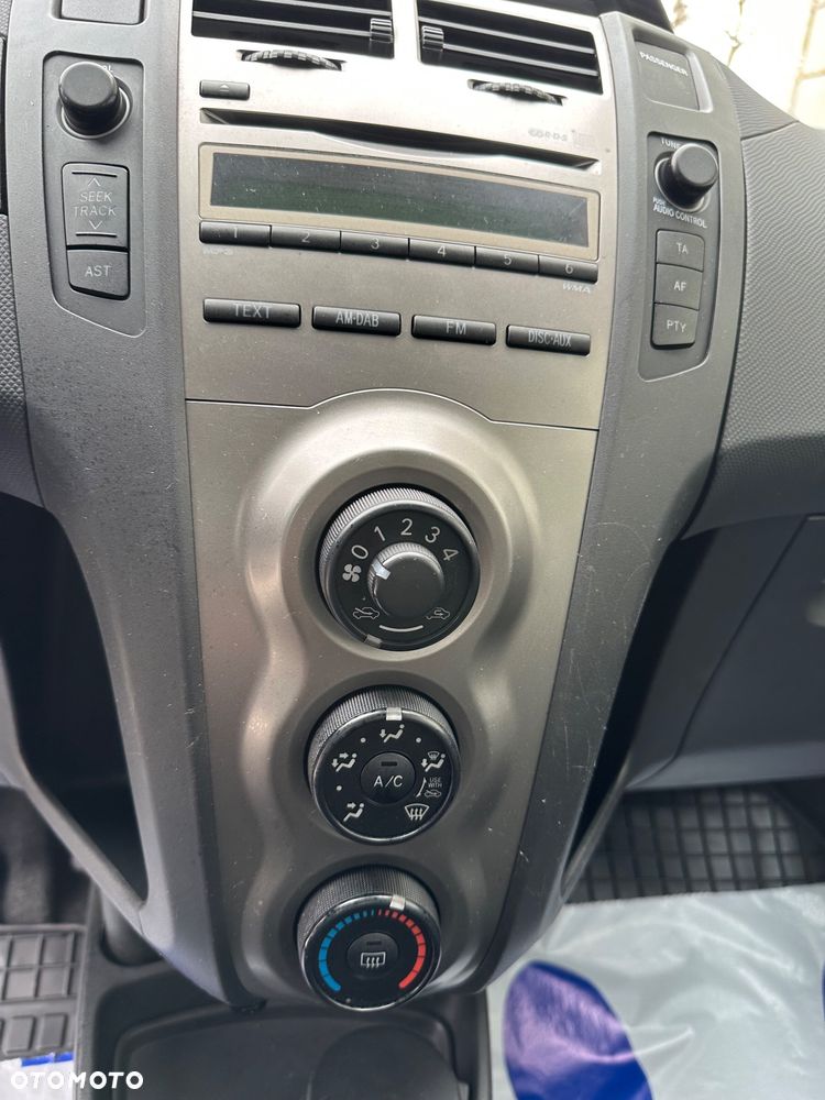 Toyota Yaris 1.4 D-4D - 16