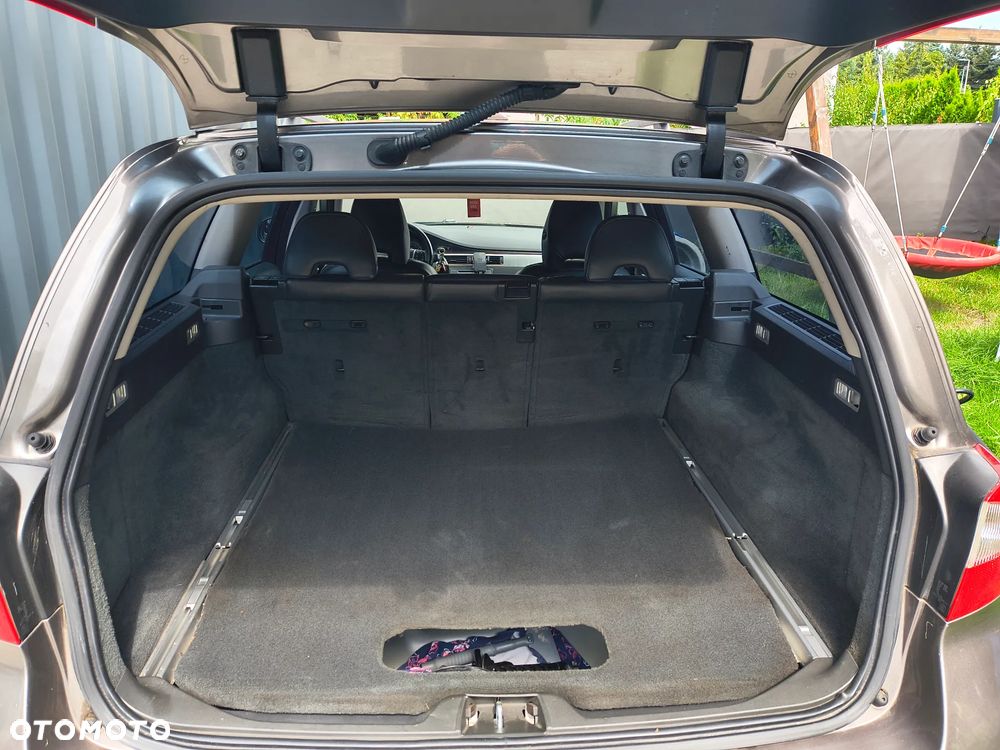 Volvo V70 2.5T Momentum - 9
