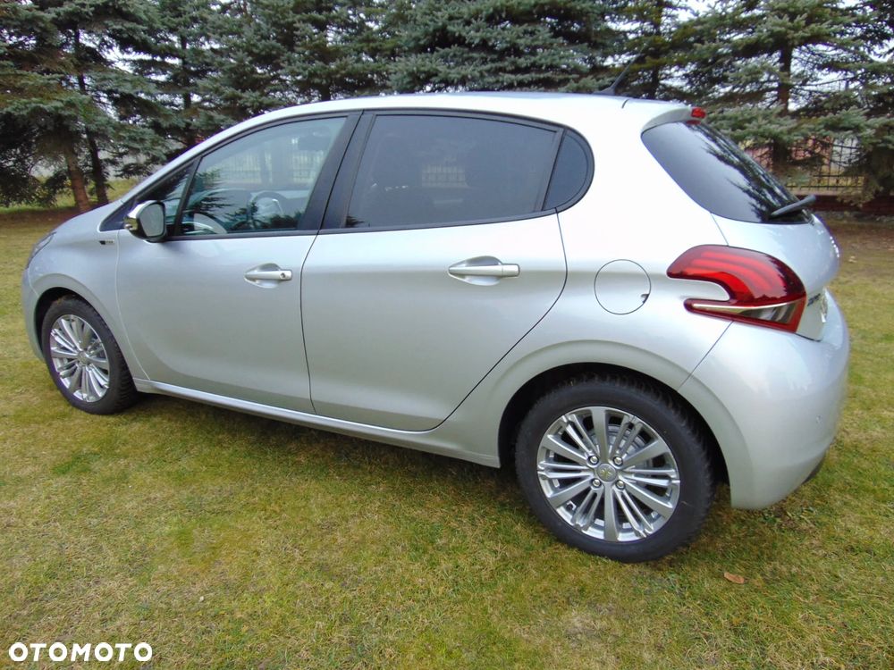 Peugeot 208 82 PureTech Style - 6