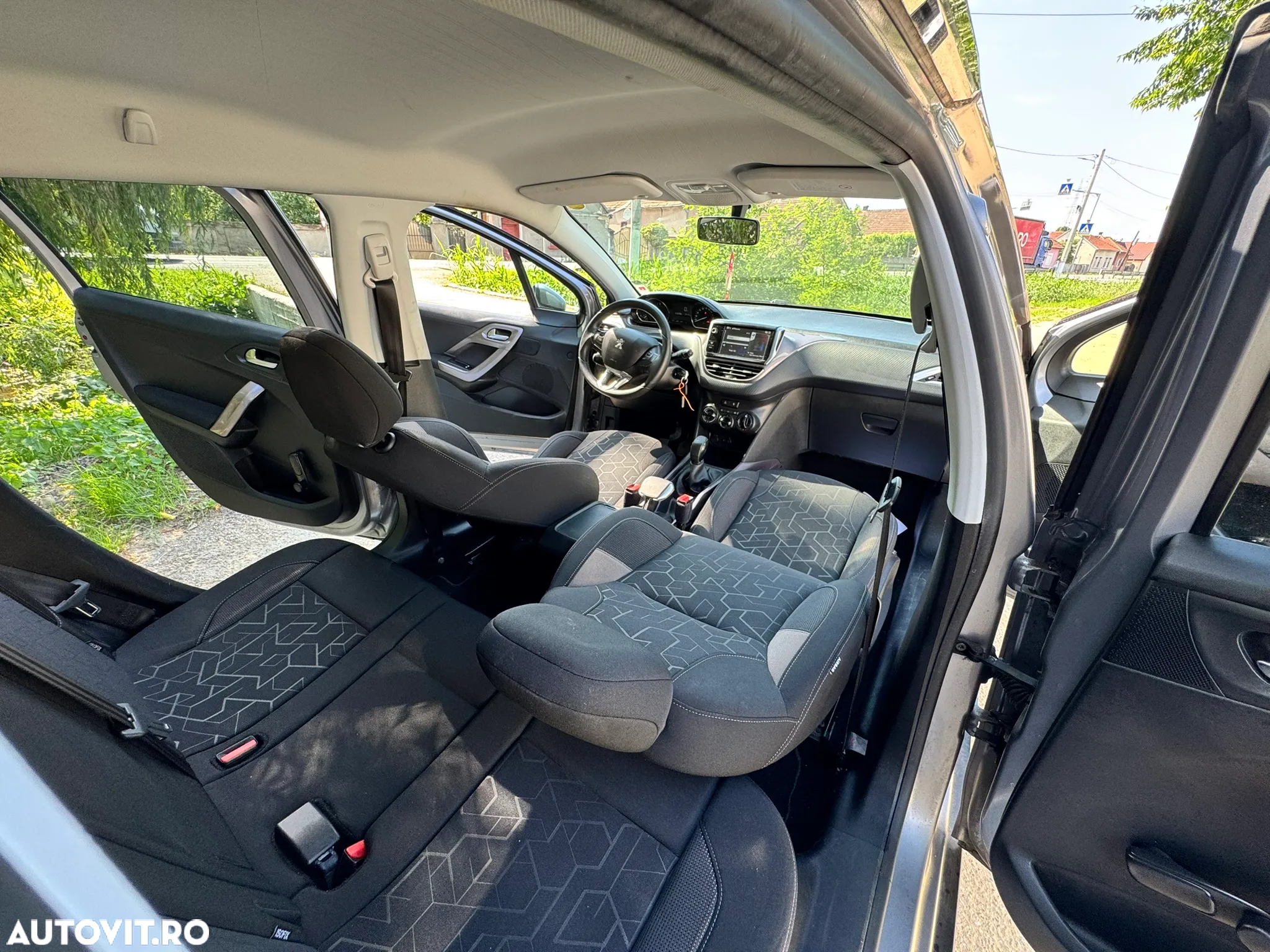 Peugeot 2008 1.2 L PureTech Access - 4