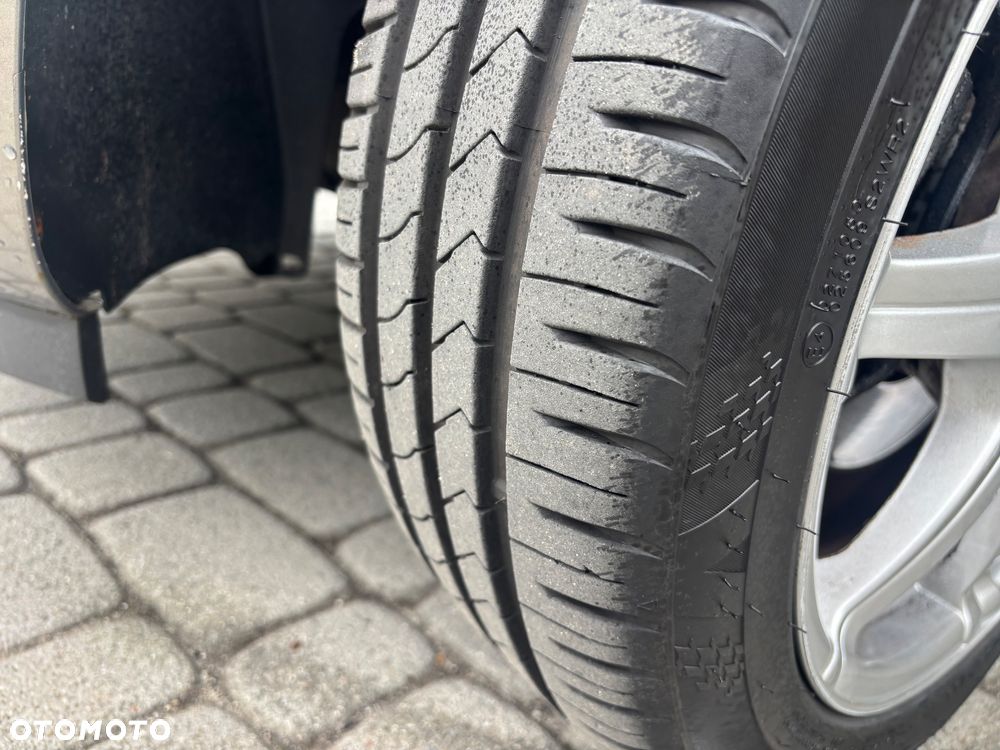 Opel Corsa 1.4 16V Satellite - 27