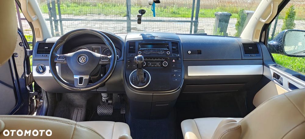 Volkswagen Multivan - 4