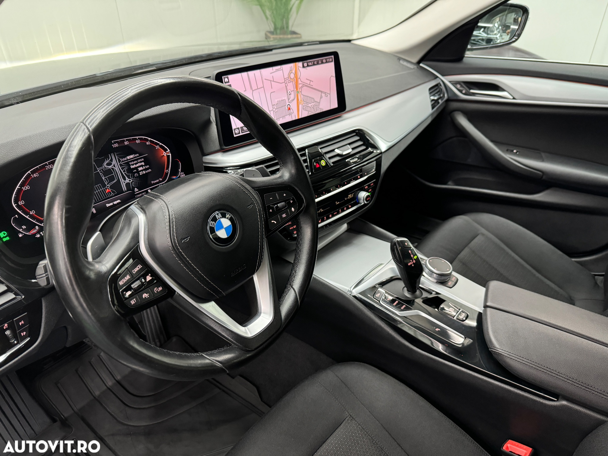BMW Seria 5 530i xDrive AT MHEV - 13