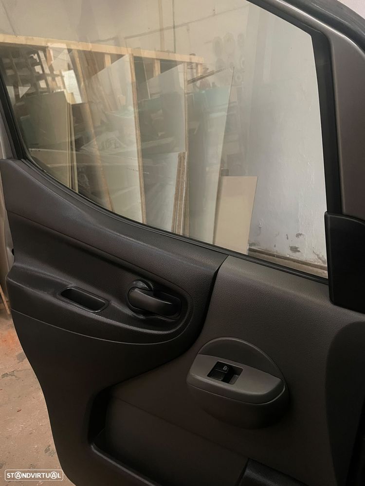 Nissan NV200 Combi - 2