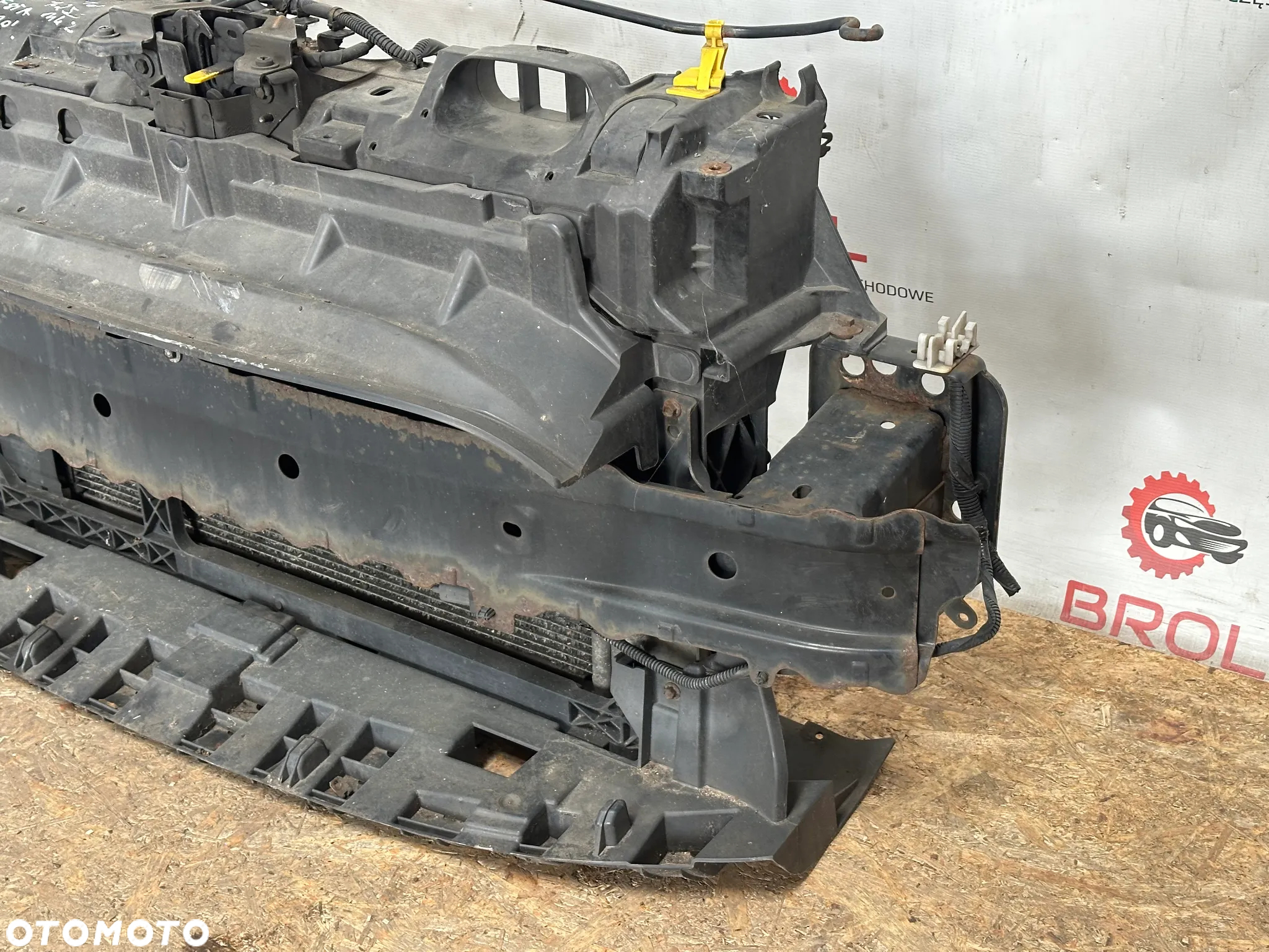 PAS PRZEDNI FORD FIESTA MK7 1.25 B 10' - 3