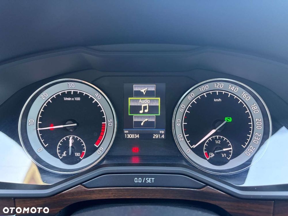 Skoda Superb 2.0 TDI SCR 4x4 Scout DSG - 11