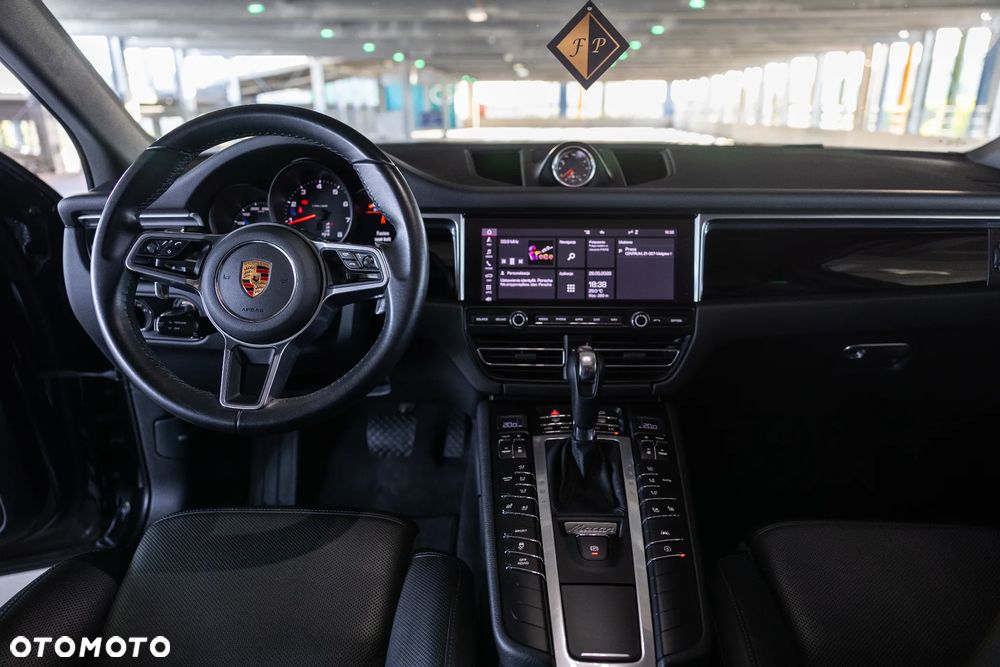 Porsche Macan - 25