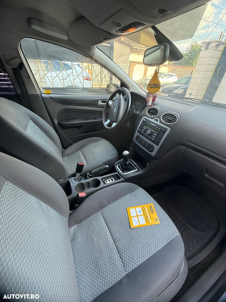 Ford Focus 1.8 TDCi Ambiente - 7