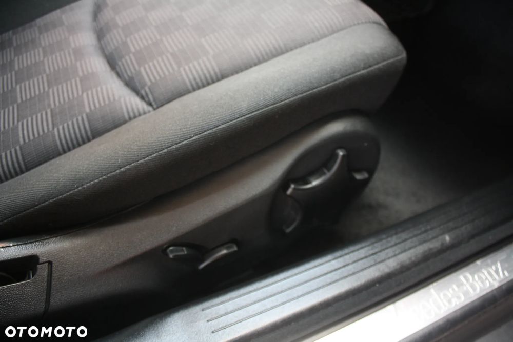 Mercedes-Benz Klasa C 220 CDI Classic - 22