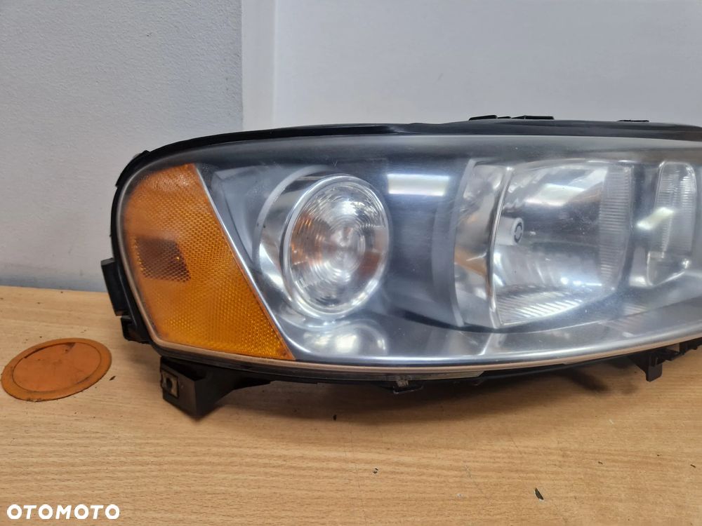 LAMPA PRZDNIA PRAWA H7 VOLVO S60I V70II LIFT 04-10R EUROPA - 2