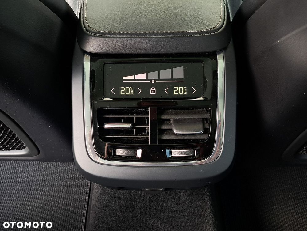 Volvo V90 Cross Country - 26