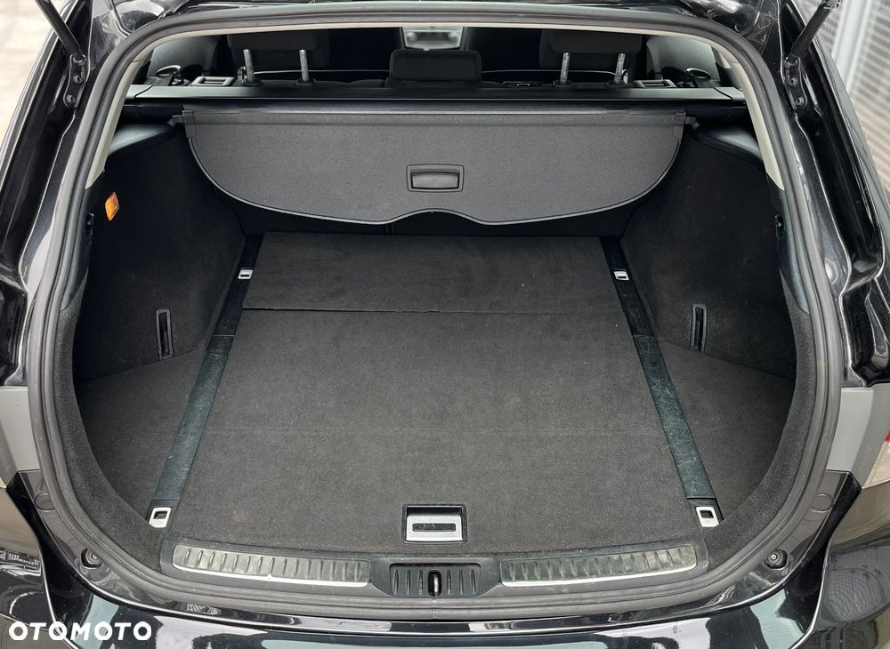 Toyota Avensis 1.6 Comfort - 27