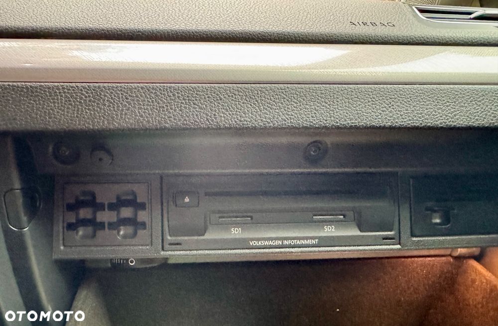 Volkswagen Golf e-Golf - 22