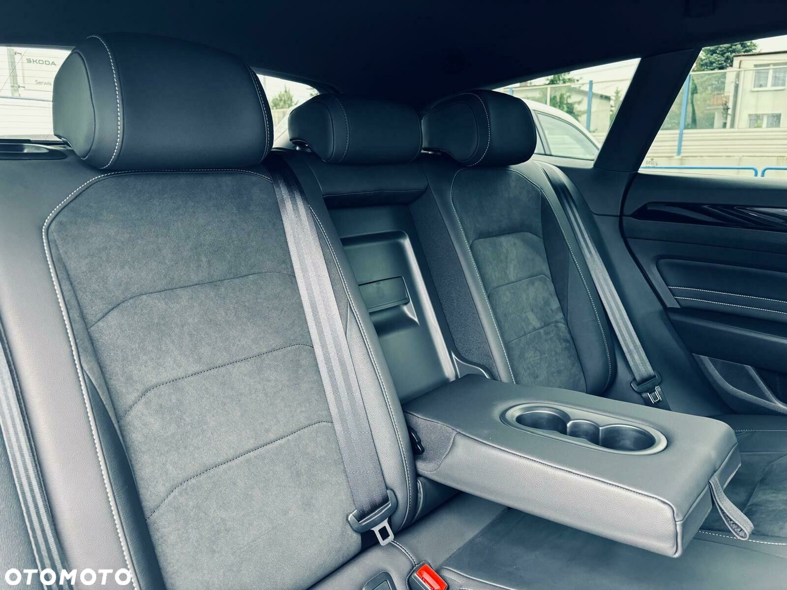 Volkswagen Arteon 2.0 TDI R-Line DSG - 23