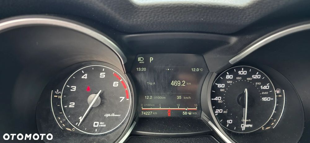 Alfa Romeo Stelvio 2.0 Turbo 16V AT8-Q4 Veloce Ti - 31