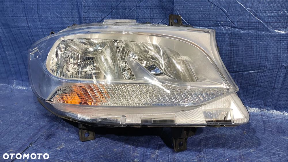REFLEKTOR LAMPA PRAWY PRZÓD EUROPA MERCEDES SPRINTER W907 W910 18- - 2