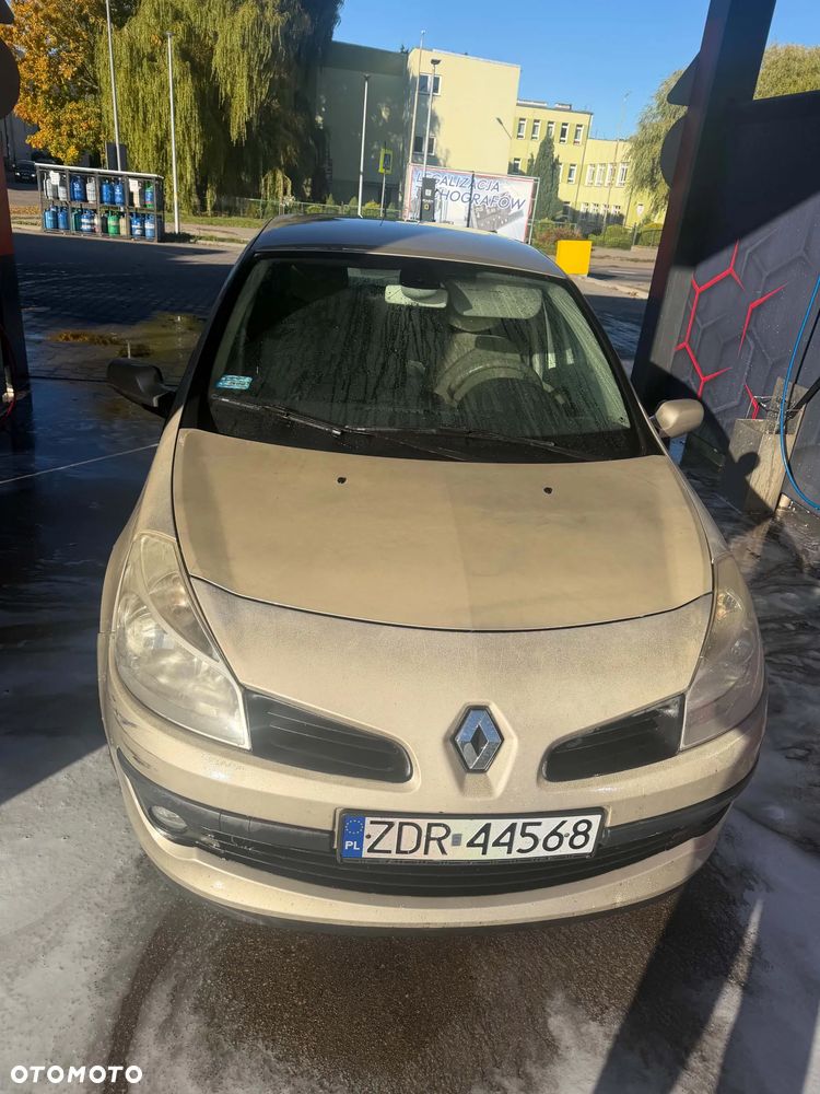 Renault Clio - 1