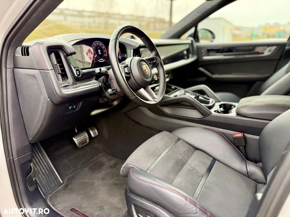 Porsche Cayenne Coupe GTS Tiptronic S - 17