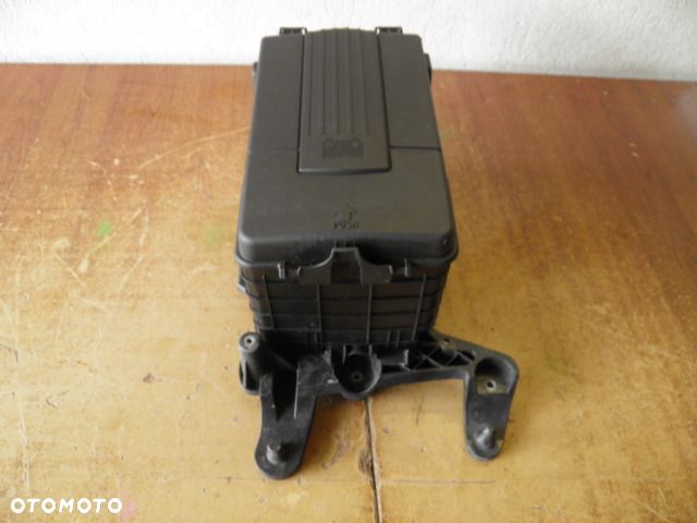 OBUDOWA AKUMULATORA VW GOLF VI